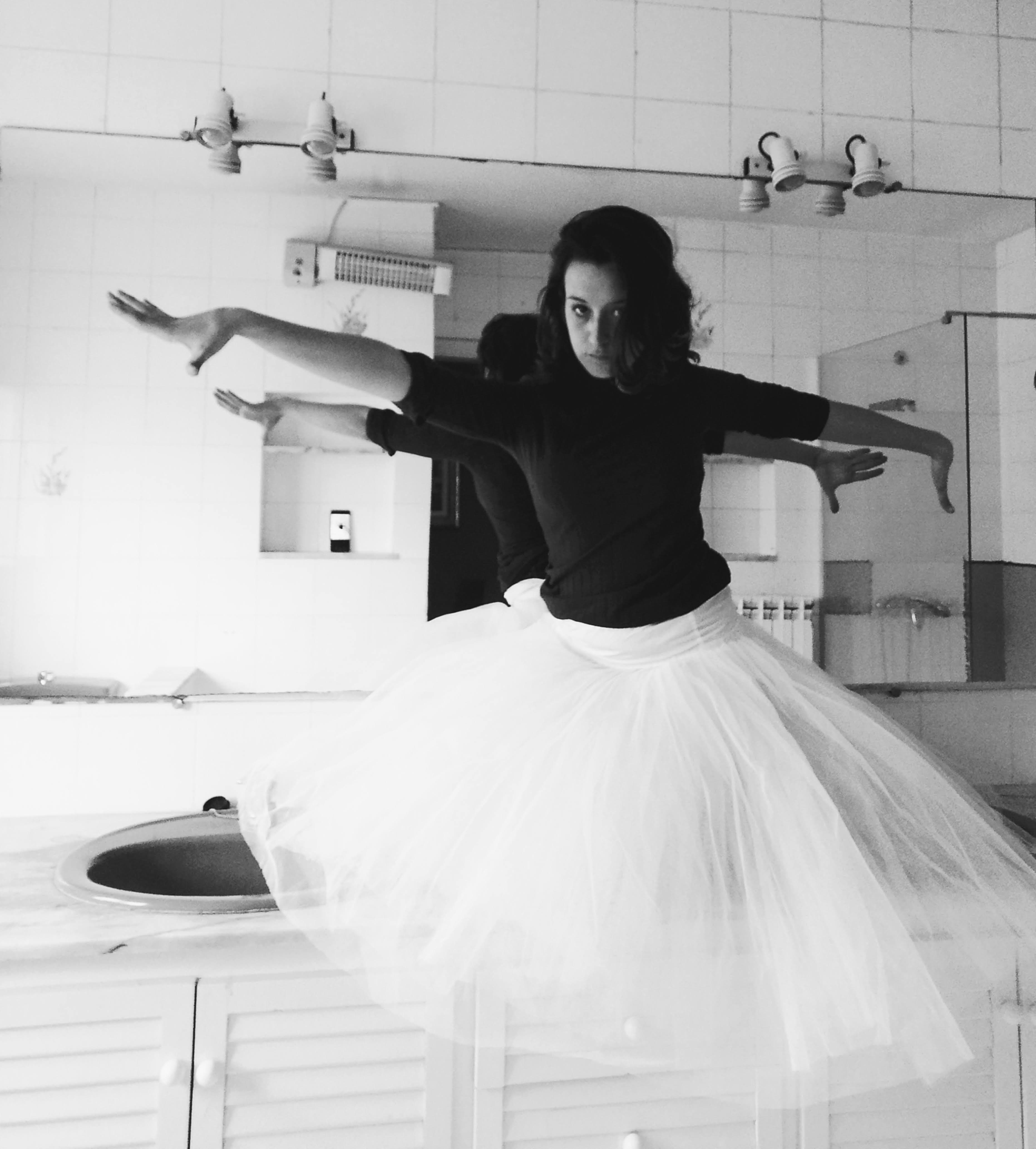 Cecilia Llorca - Baile Chica Artista